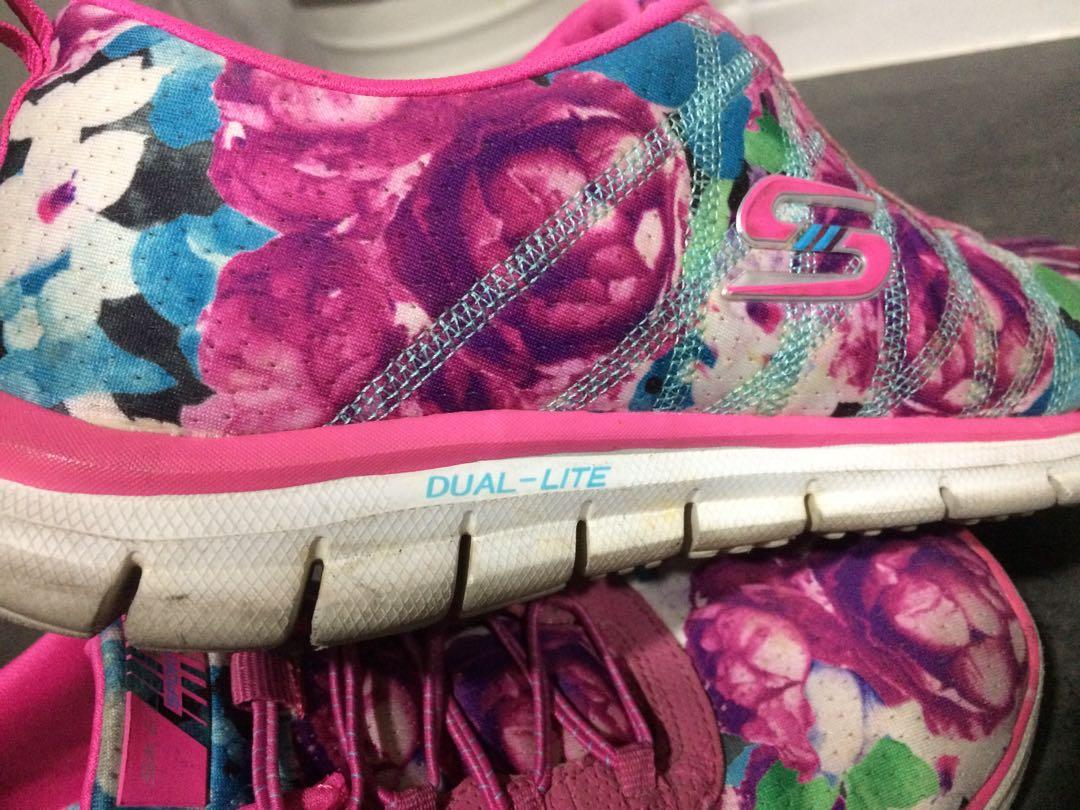 Skechers women's store floral print sneaker