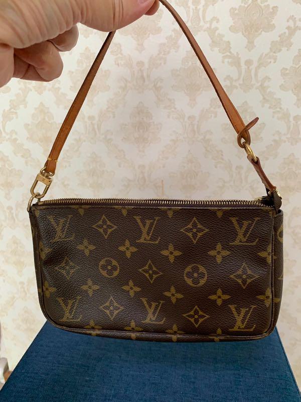 Louis Vuitton Bag small LV