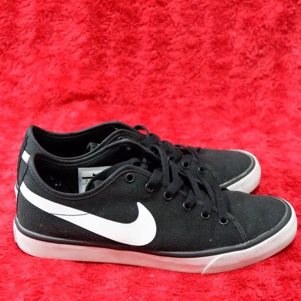 nike primo court canvas