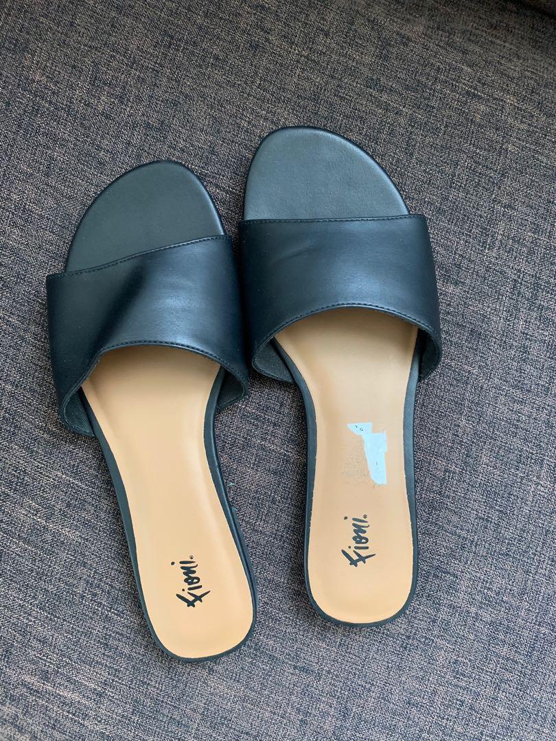 payless nike slides