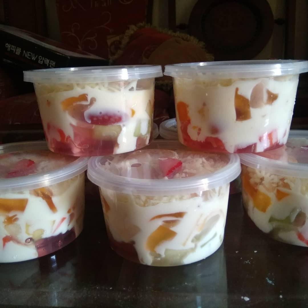 Salad Buah 300ml Makanan Minuman Makanan Instan Di Carousell
