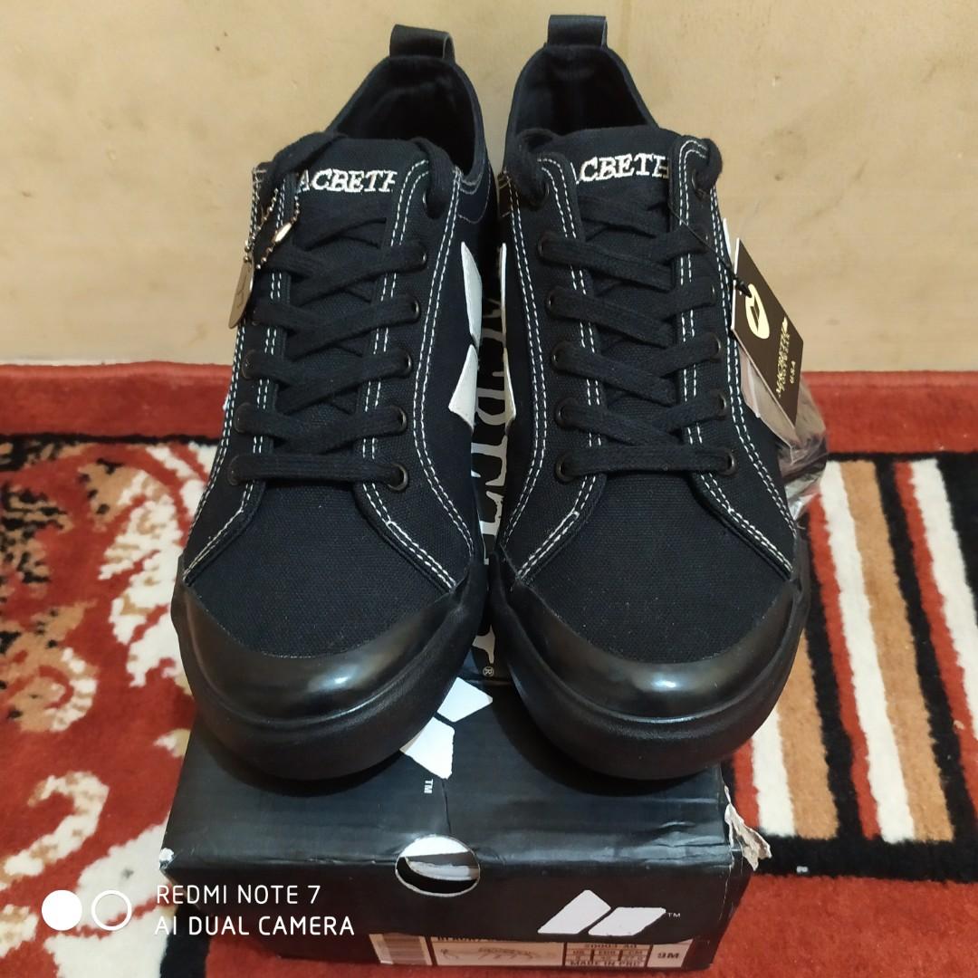 Sepatu Macbeth Eliot Fesyen Pria Sepatu Sneakers Di Carousell