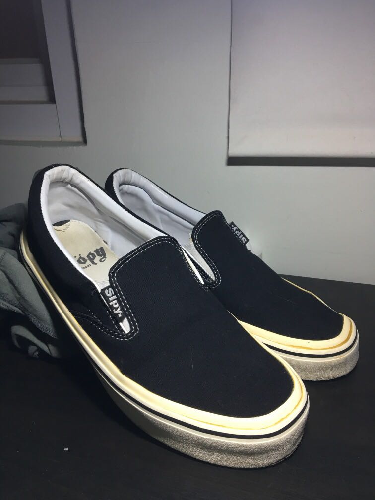 Sepatu slip on lokal Sloopy