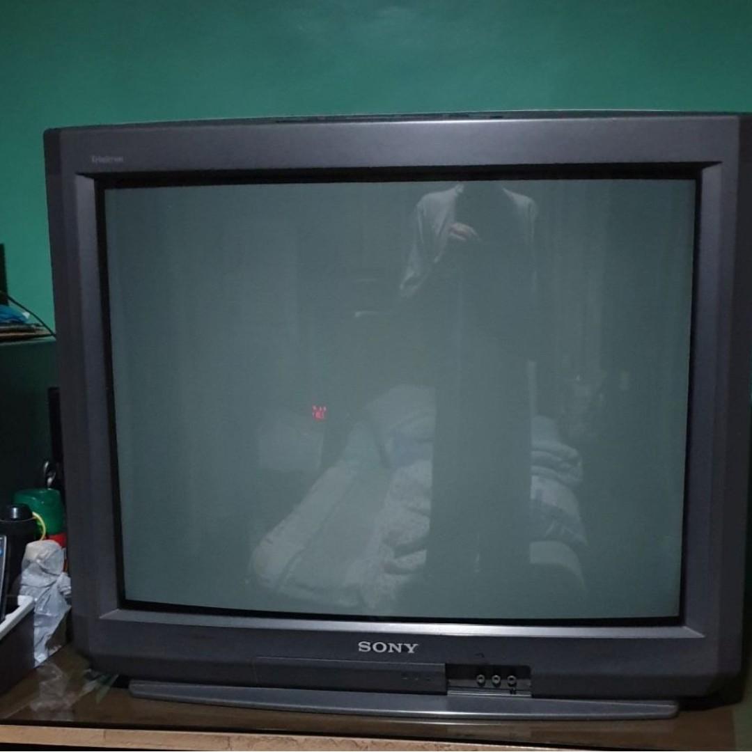 Sony trinitron с тумбой