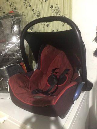 MAXICOSI Infant car seat MAXI COSI  with Quinny stroller connector