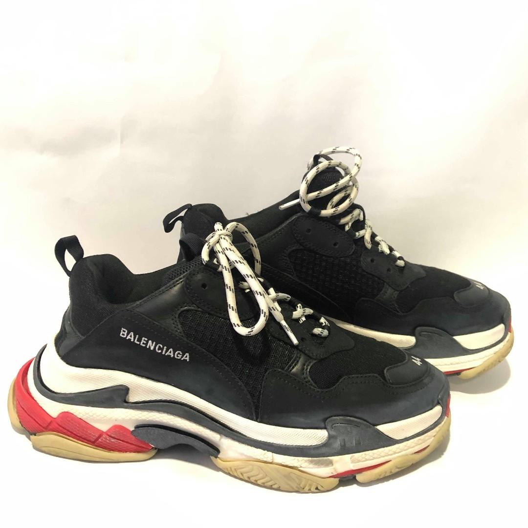 Balenciaga Triple S BRED SIZE 44, Men's Fashion, Footwear, Sneakers on ...