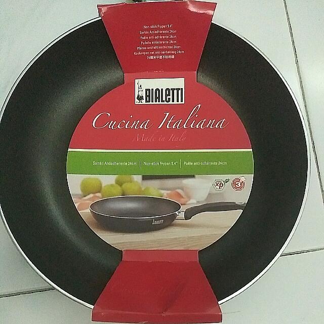 BIALETTI Cucina Italiana Non Stick Frypan 24 cm, Furniture & Home