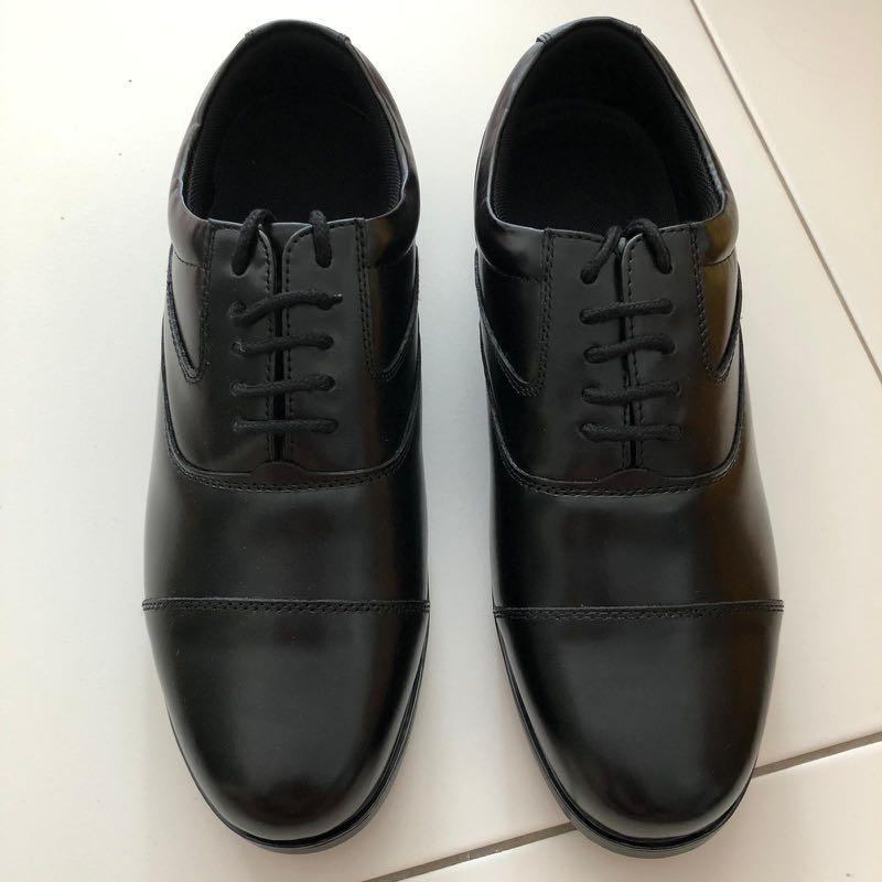 black shoes size 9
