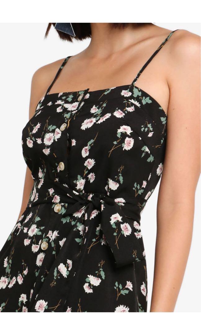 BNWT Something Borrowed button down straight neck floral cami dress (Category: Dresses) located in San Fernando. Submitted by mariascellaneous (Listing ID 244302188, Image 2). Description: Orig. price (Zalora) P1,250 | S | brand new with tag #samsungfreeshipping Additional details: -adjustable cami strap mini dress -front button closure -self tie waist sash -tortoise shell buttons Will provide actual photo & when worn of the item. PM me ❤️.