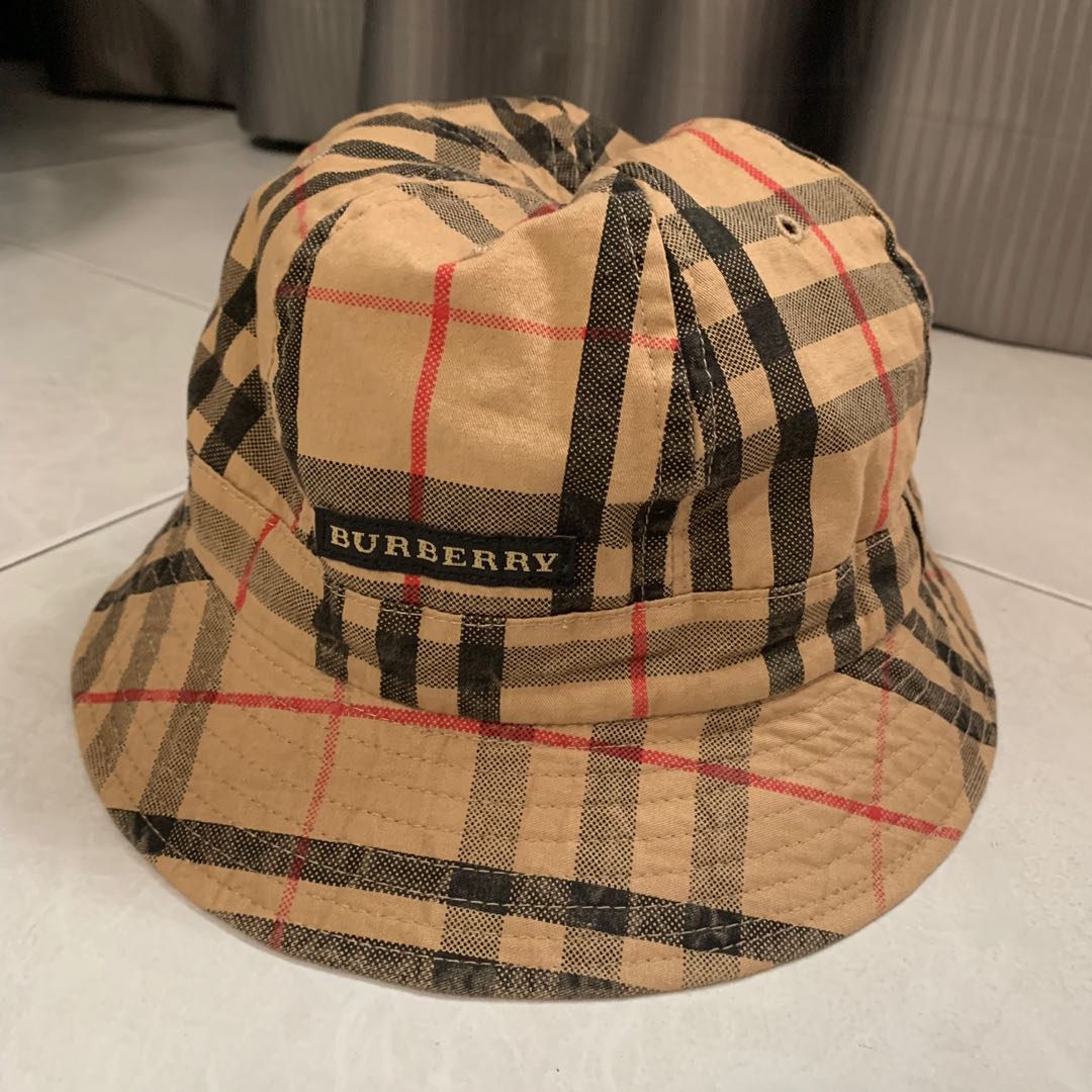Burberry Bucket Hat, Men's Fashion, Watches & Accessories, Caps & Hats on  Carousell