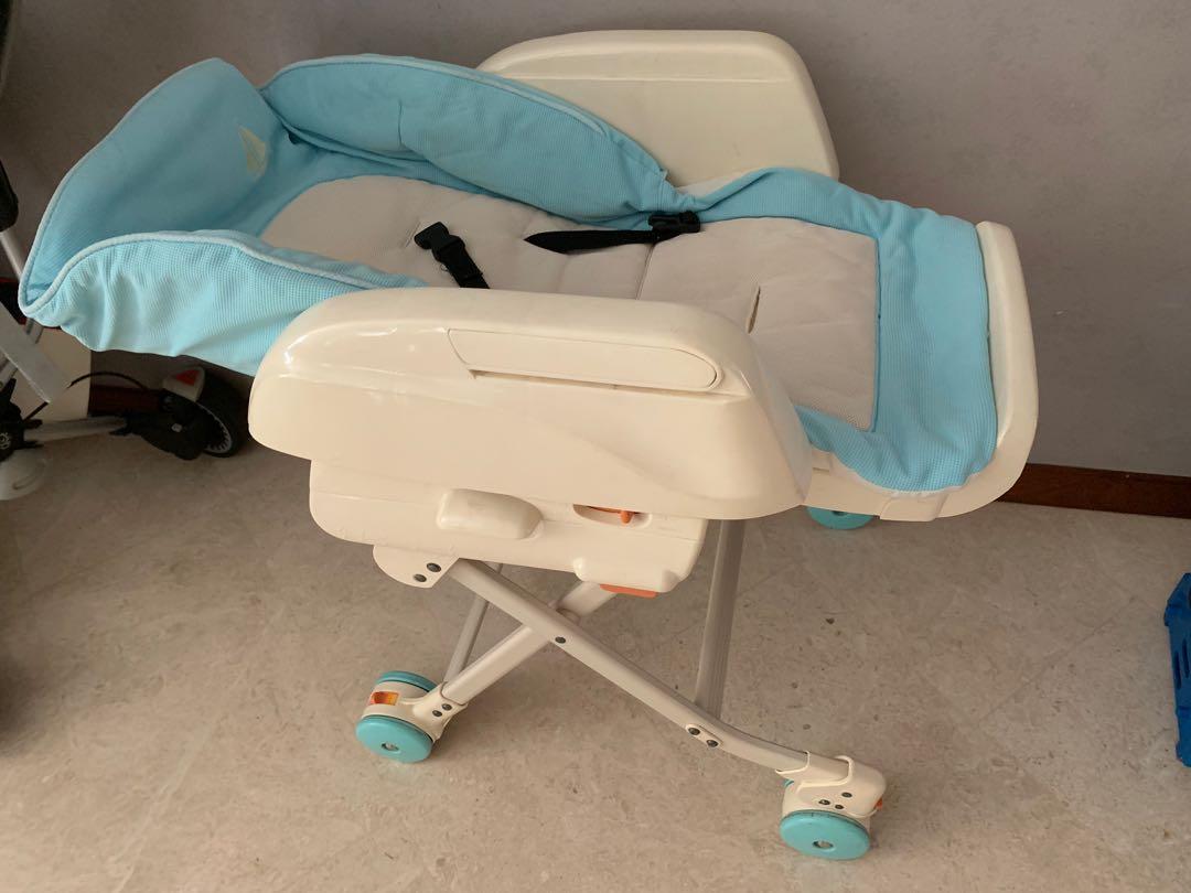 Combi Baby Rocker Combi rocker, Babies & Kids, Infant Playtime on Carousell