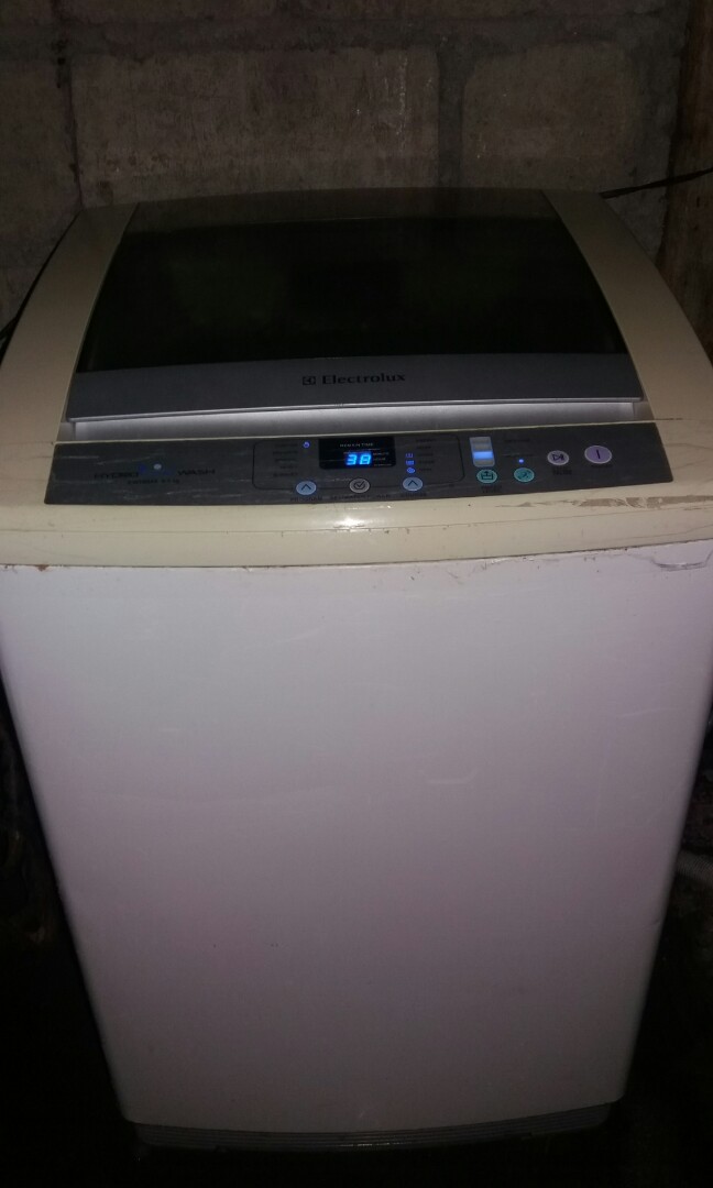 Electrolux automatic washing machine, TV & Home Appliances, Washing