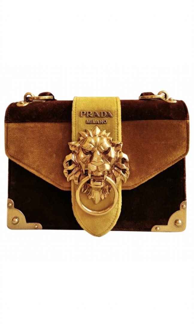 Prada cashier on sale