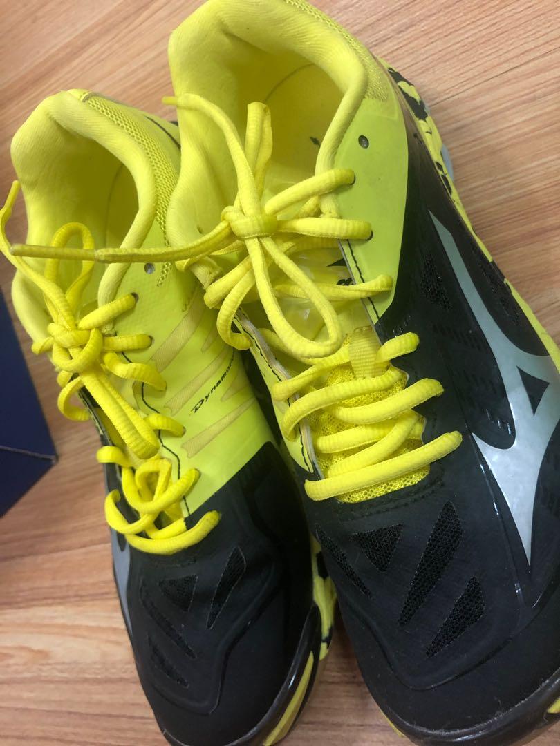 Mizuno wave lightning best sale z2 neon
