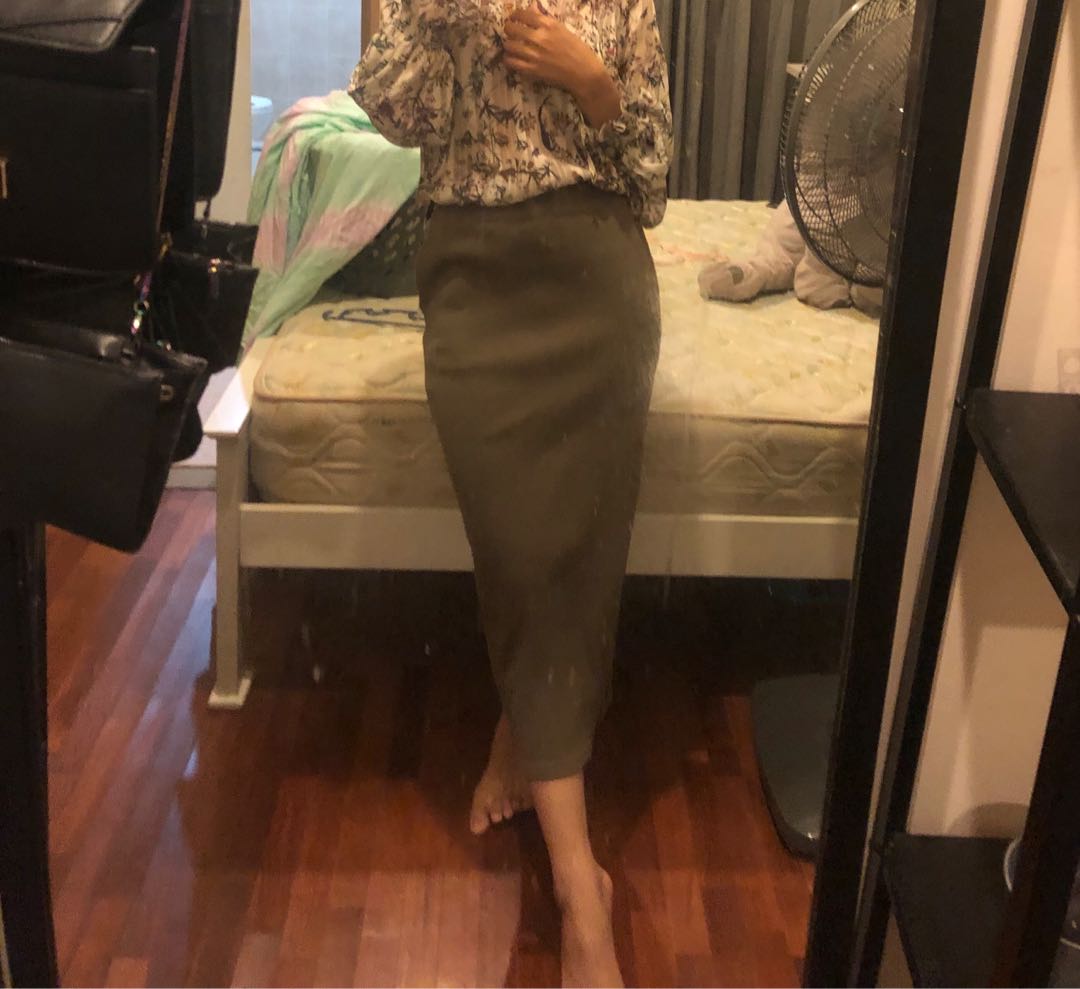 Pencil shop skirt uniqlo