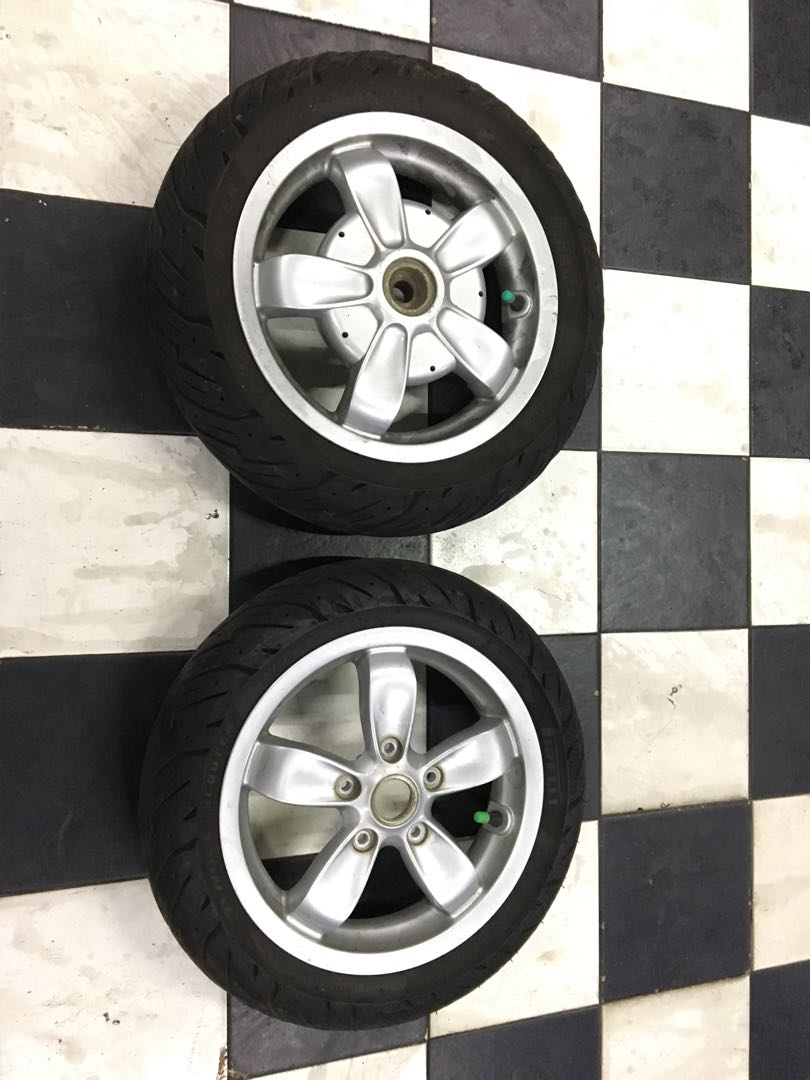 Velg Vespa Primavera Original Ban Pirelli Db Aksesoris Mobil Di Carousell