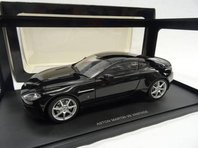 autoart aston martin vantage