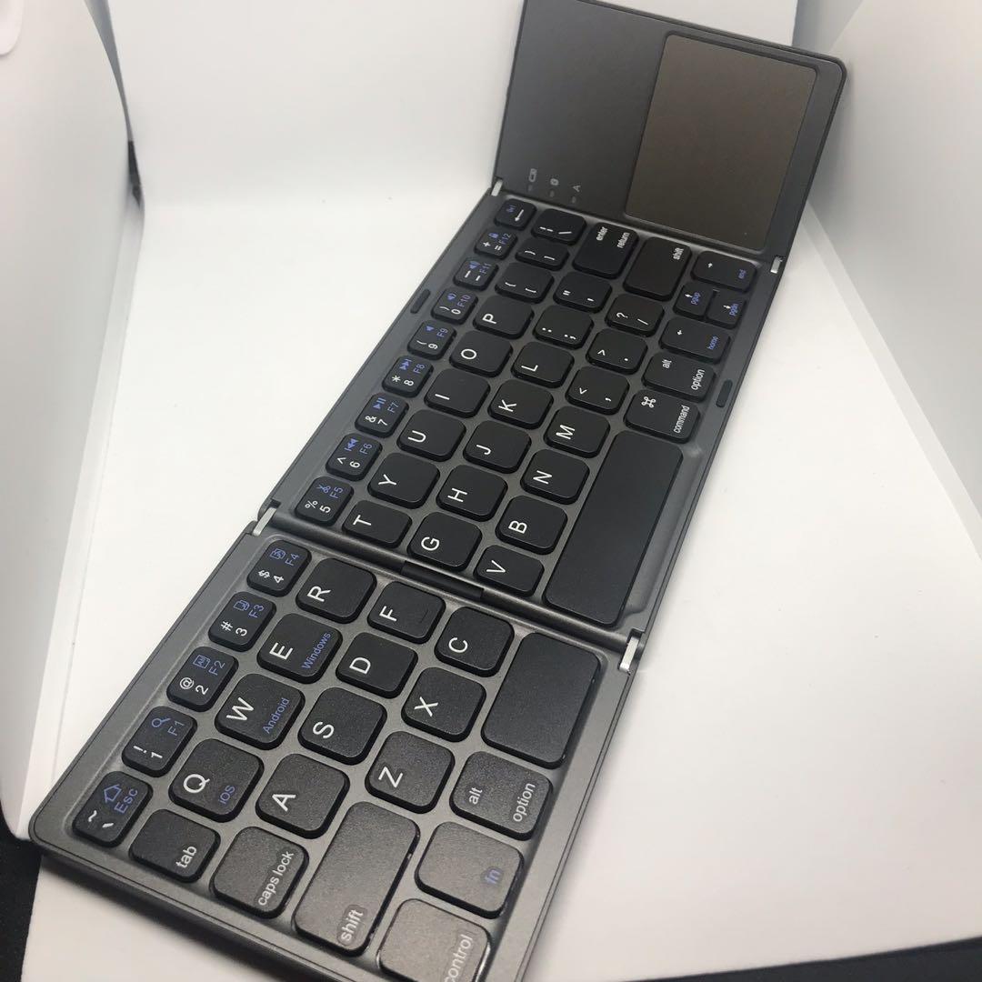 B033 Light ABS Bluetooth 3.0 Folding Keyboard Touchpad with Three