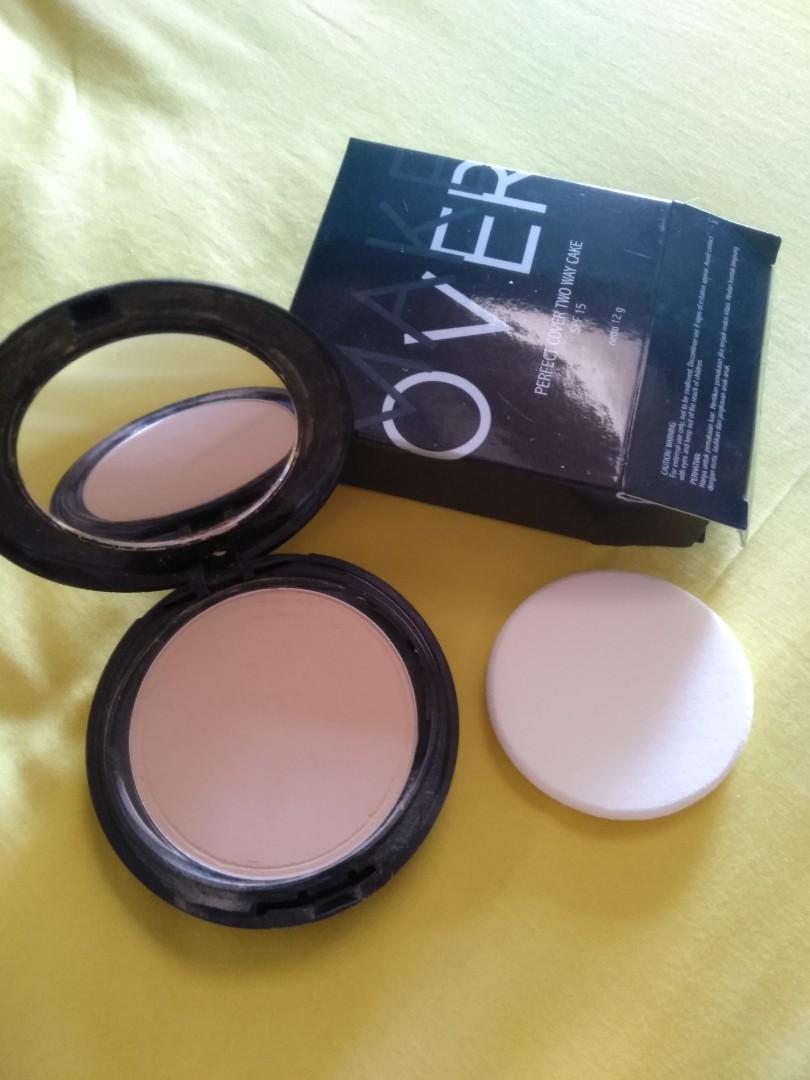 Bedak Make Over Two Way Cake Shade Maple Kesehatan Kecantikan Rias Wajah Di Carousell
