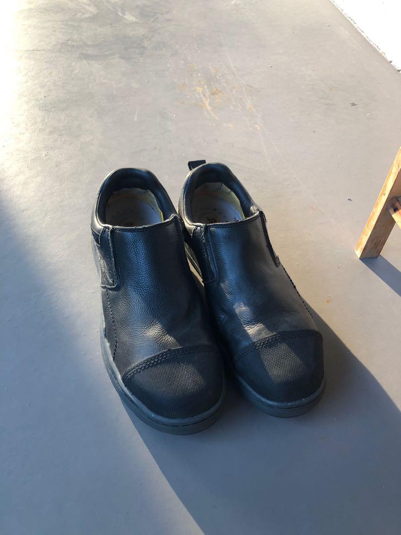 Caterpillar safety shoe ASTMF241311, Men's Fashion, Footwear, Boots