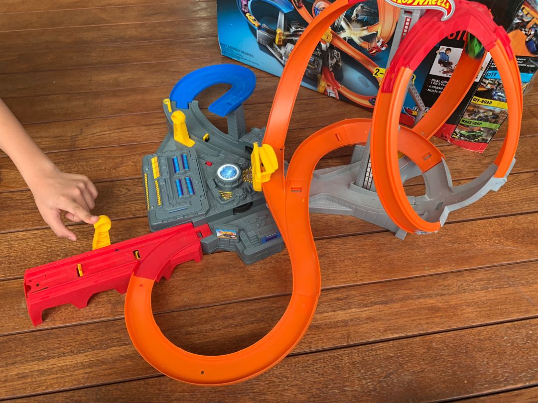 hot wheels dual motorized booster