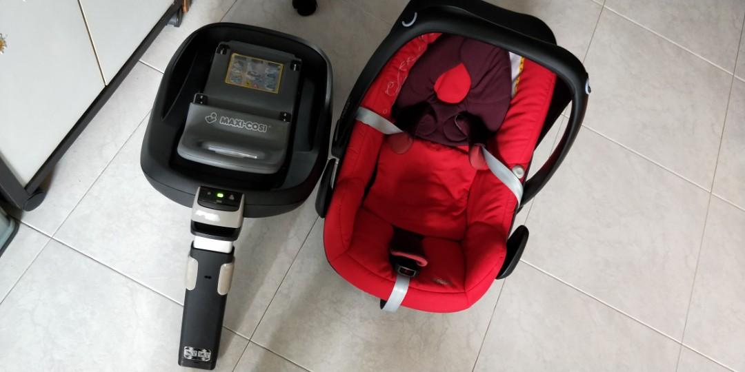 Maxi Cosi Pebble Car Seats For Infant With Isofix Base Babies Kids Going Out On Carou - Maxi Cosi Pebble Car Seat And Isofix Base Maxi Cosi Pebble Car Seats For Infant With Isofix Base Babies Kids Going Out On Carou - Maxi Cosi Pebble Car Seat And Isofix Base