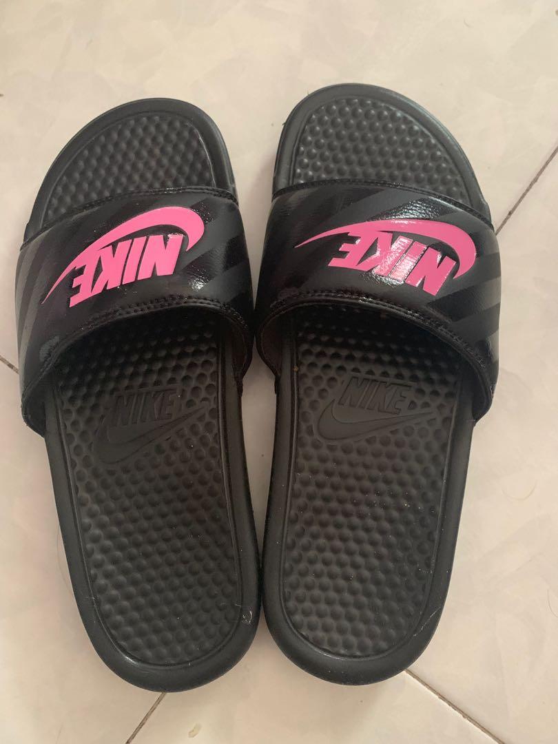 nike store flip flops