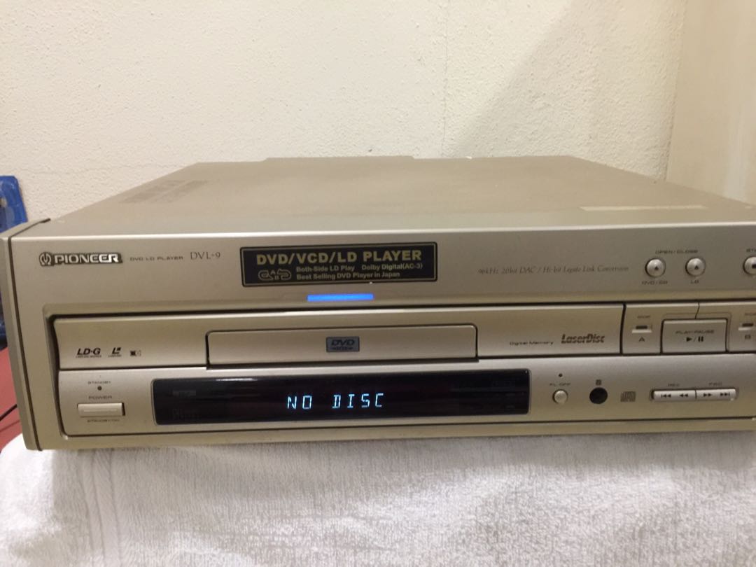 Pioneer Laserdisc player, Hobbies & Toys, Music & Media, CDs & DVDs on