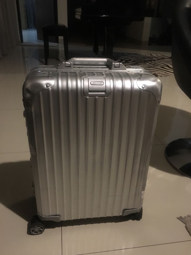 Rimowa Topas Cabin Size di Carousell