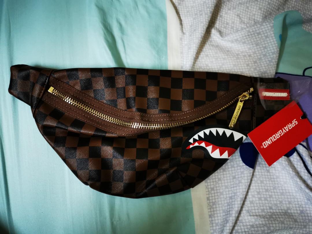 Sprayground crossbody top sharks in paris