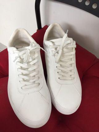 Sepatu H&M