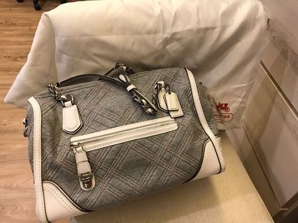 (Category: ) located in . Submitted by charmcloset (Listing ID 224829470, Image 1). Description: .