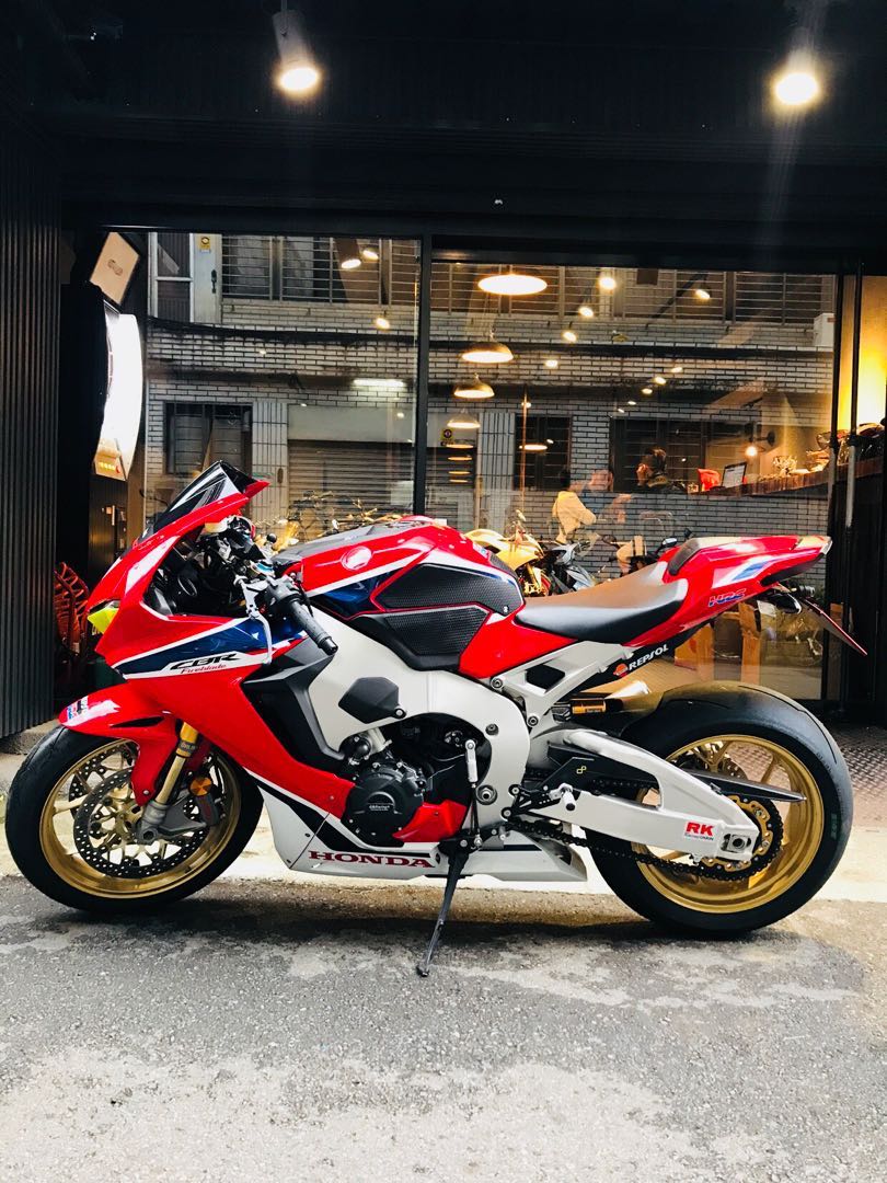 18年honda Cbr1000rr Sp Abs 台本車改歐規全馬力全車精品可分期免頭款歡迎車換車網路評價最優業界分期利息最低仿賽跑車