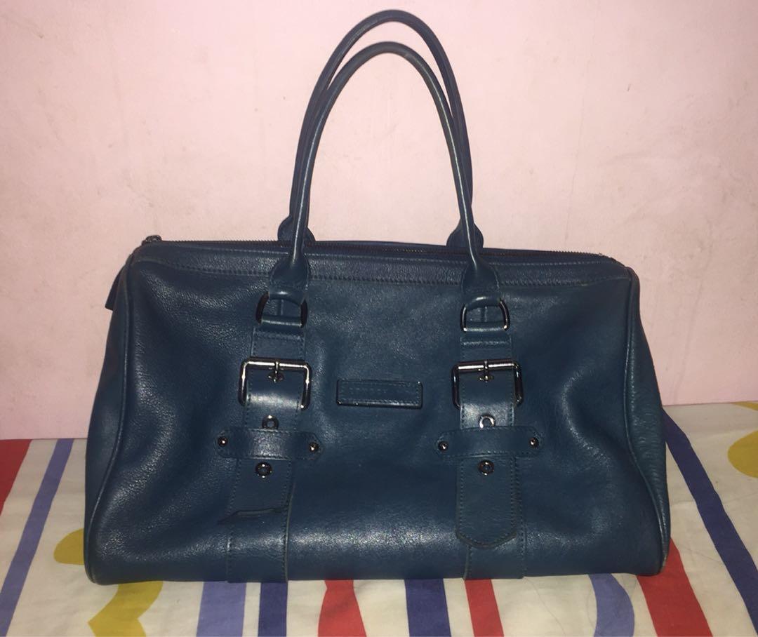 Authentic Longchamp Kate Moss (Category: Purses & Pouches) located in Valenzuela. Submitted by trinity1219 (Listing ID 244577417, Image 2). Description: Authentic Preloved Longchamp Kate Moss- RFS: Funding for a new bag.