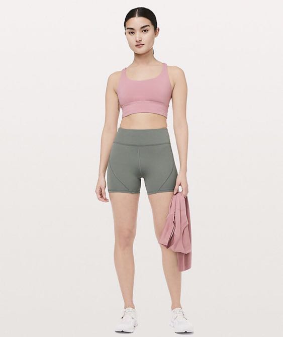 BNWT LULULEMON TRACK AND TRAIN SHORT 4 