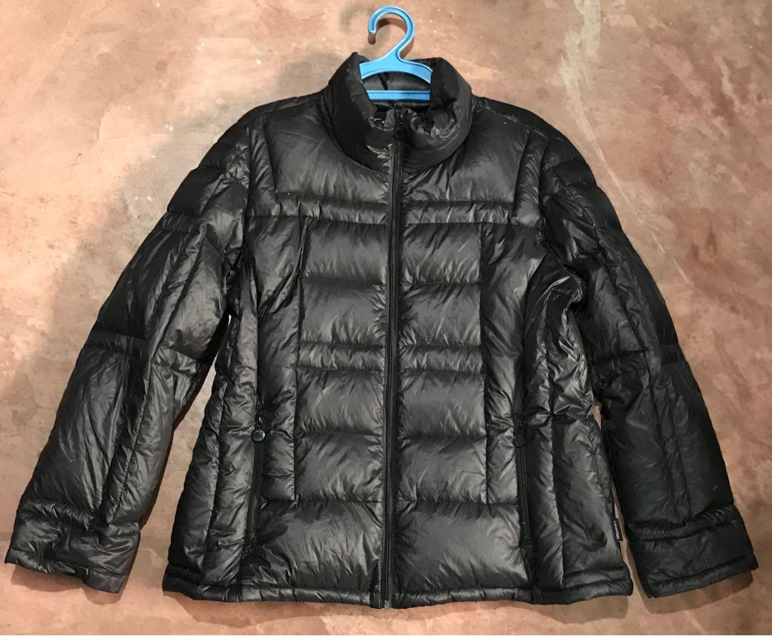 Calvin Klein Packable Down Jacket Original (Category: Coats, Jackets and Outerwear) located in Quezon City. Submitted by good.idea (Listing ID 244608675, Image 1). Description: Original Calvin Klein Packable Premium Down Jacket From U.S. Like new Lightweight.