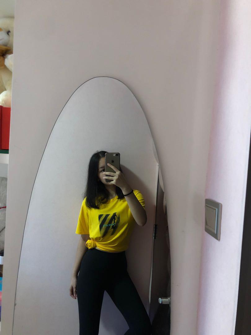 COTTON ON Oversize yellow graphic tshirt (Category: Shirts) located in Manila. Submitted by oliviahp (Listing ID 244670067, Image 1). Description: .