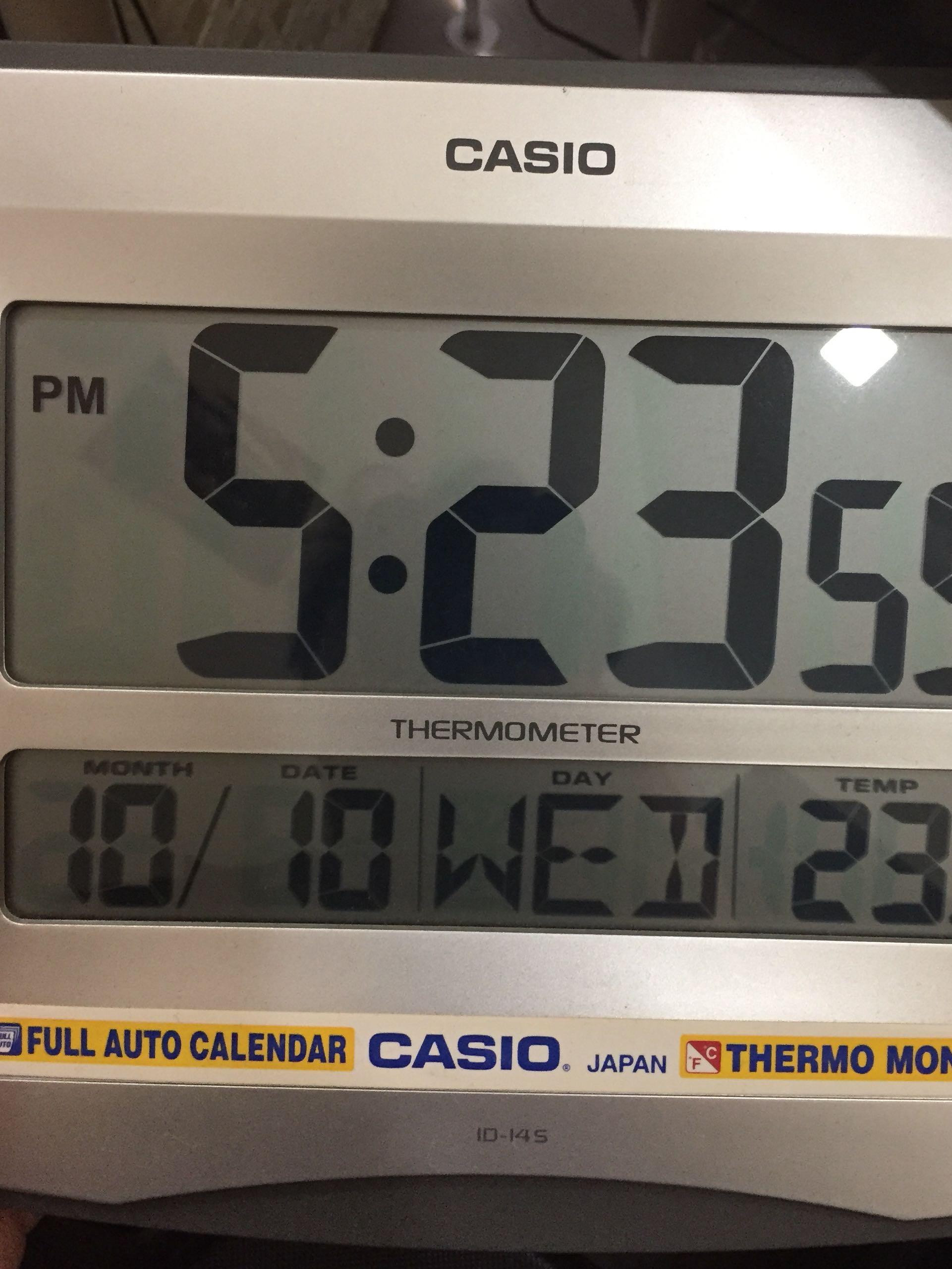 Digital Clock (Category: Wall Decor) located in Singapore. Submitted by raffleswatch (Listing ID 244603373, Image 1). Description: Digital table clock big Casio Probably can hang on wall Date and temperature 1 months warranty. Tue-fri 12-2pm 530-8pm. Sat sun 12-830pm.