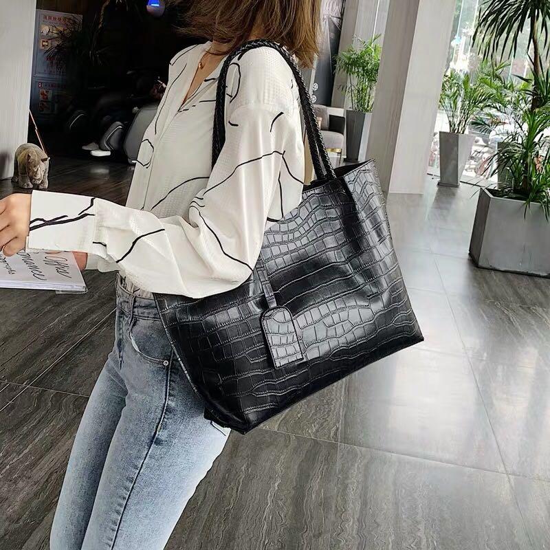 crocs shoulder bag