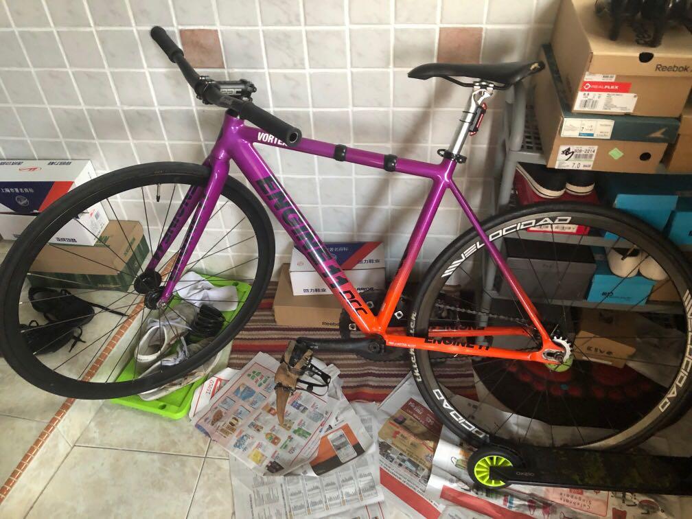 Fixie with Engine 11 frame, Sports Equipment, Bicycles & Parts