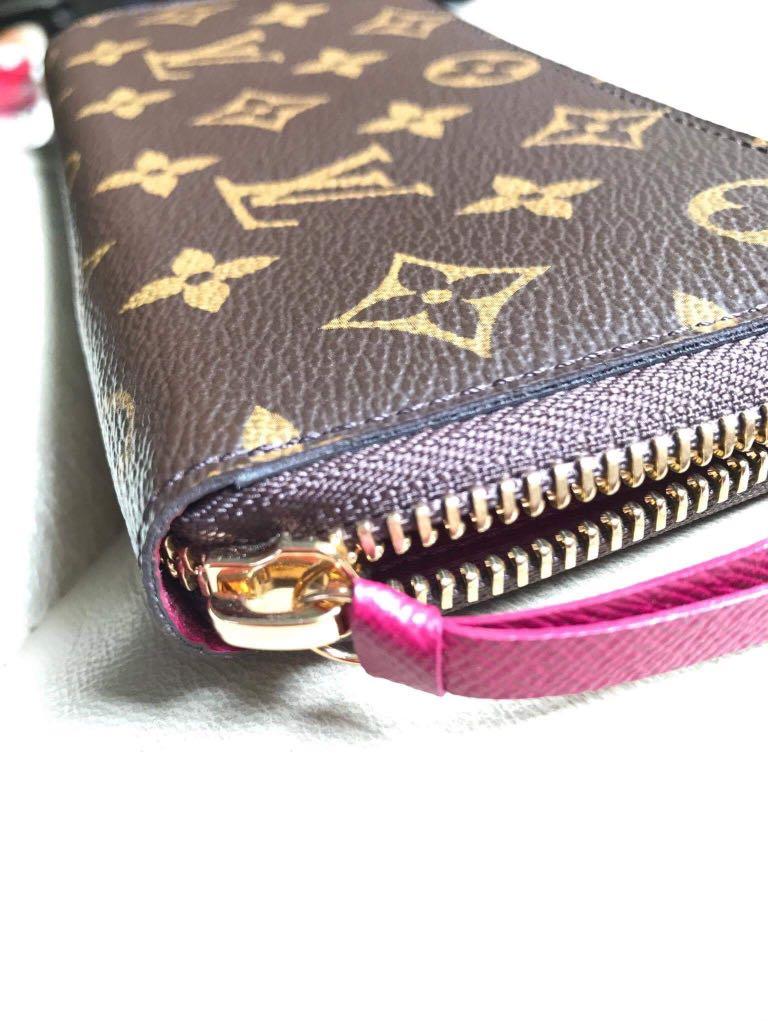 We Love Clemence Wallet Club, Page 61