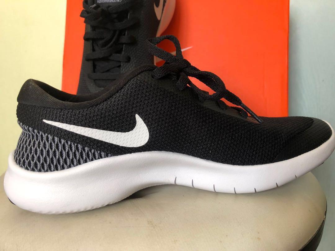 W nike flex hotsell experience rn 7