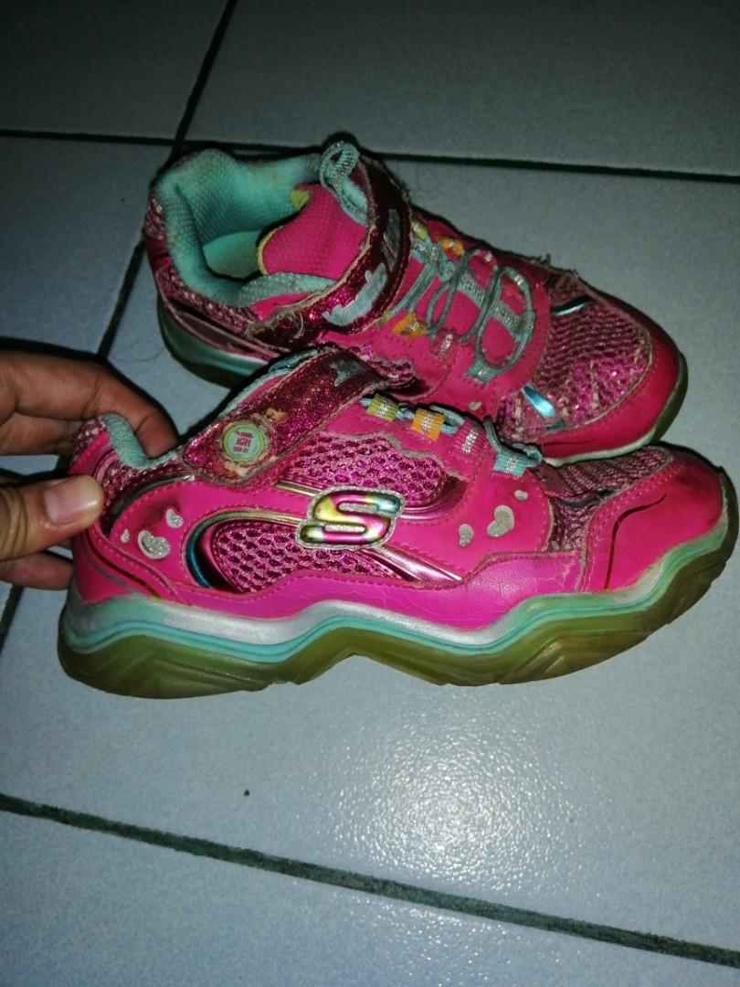 sketchers kids trainers