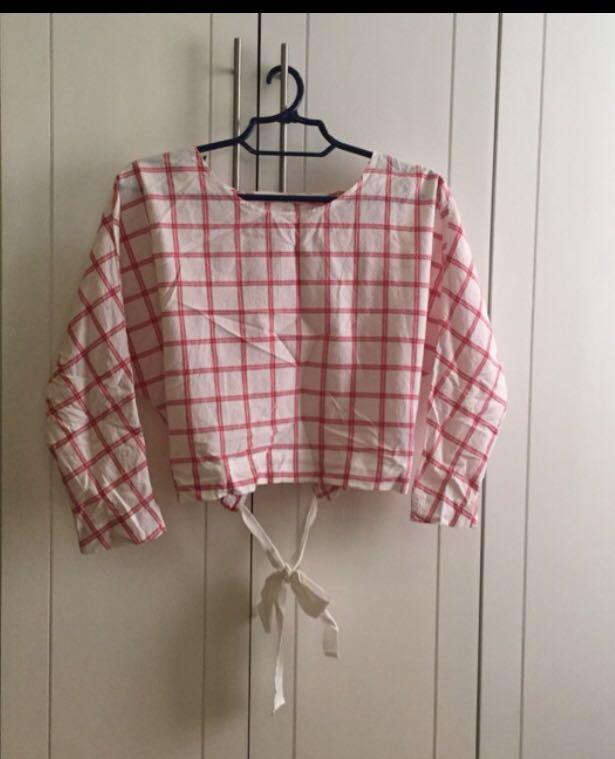 Preloved Mango Cropped Blouse (Category: Blouses) located in Valenzuela. Submitted by trinity1219 (Listing ID 244542152, Image 2). Description: Used once. Best paired with jeans.