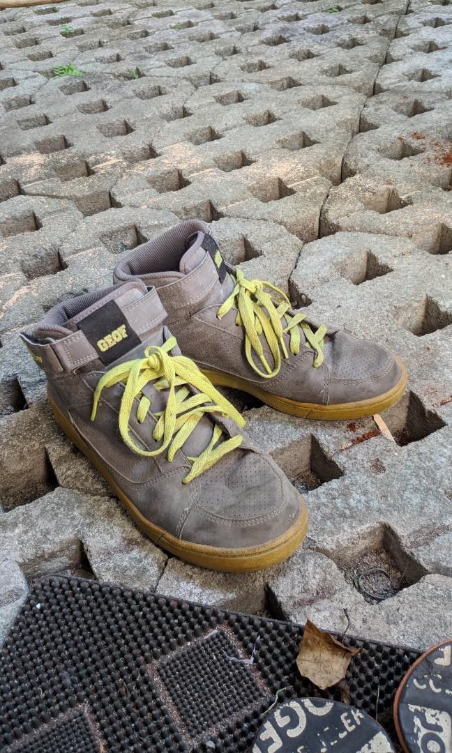 Sepatu Geoff Max Ukuran 43 Fesyen Pria Sepatu Sneakers Di Carousell