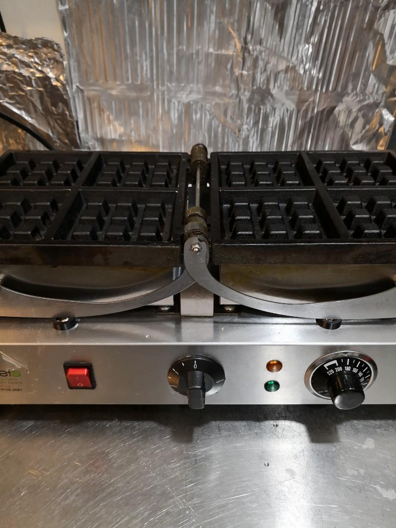 6 square waffle maker