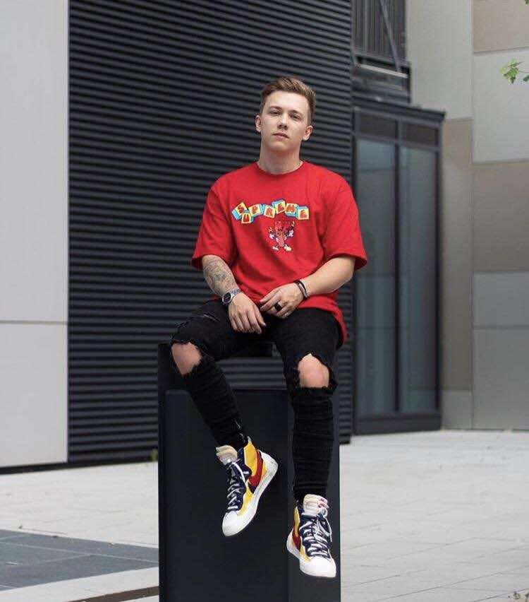Supreme dynamite tee red shop