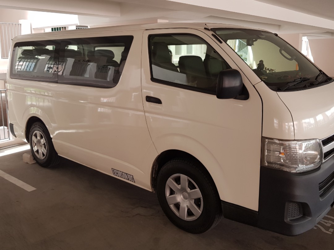 toyota hiace van 11 seater