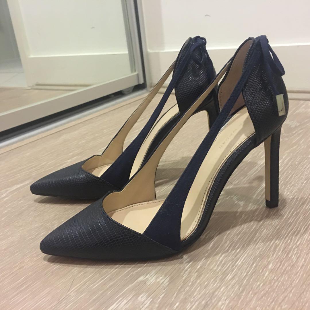 navy blue pumps shoes