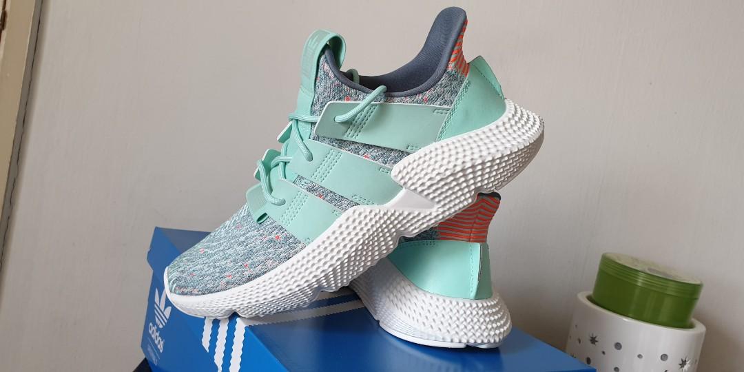 Adidas aq1138 top